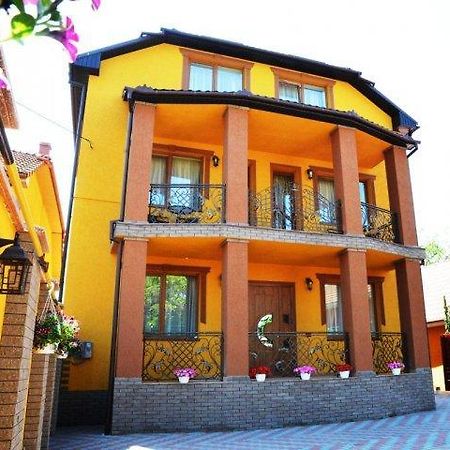 Hotel Goldenluxe Beregovo Exterior foto
